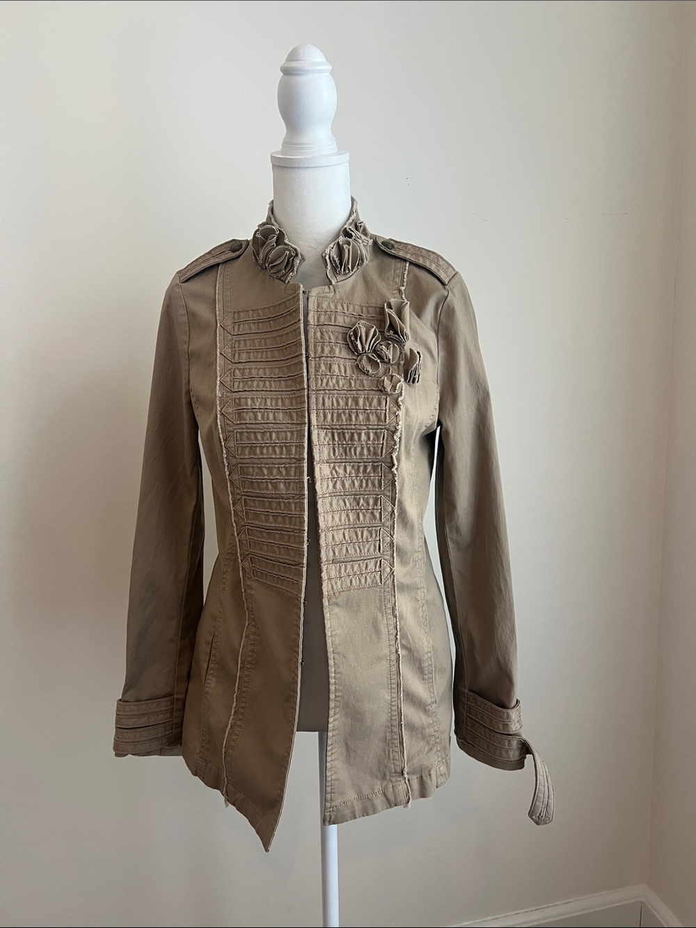 Women’s White House Black Market khaki tan blazer jacket, size 0
